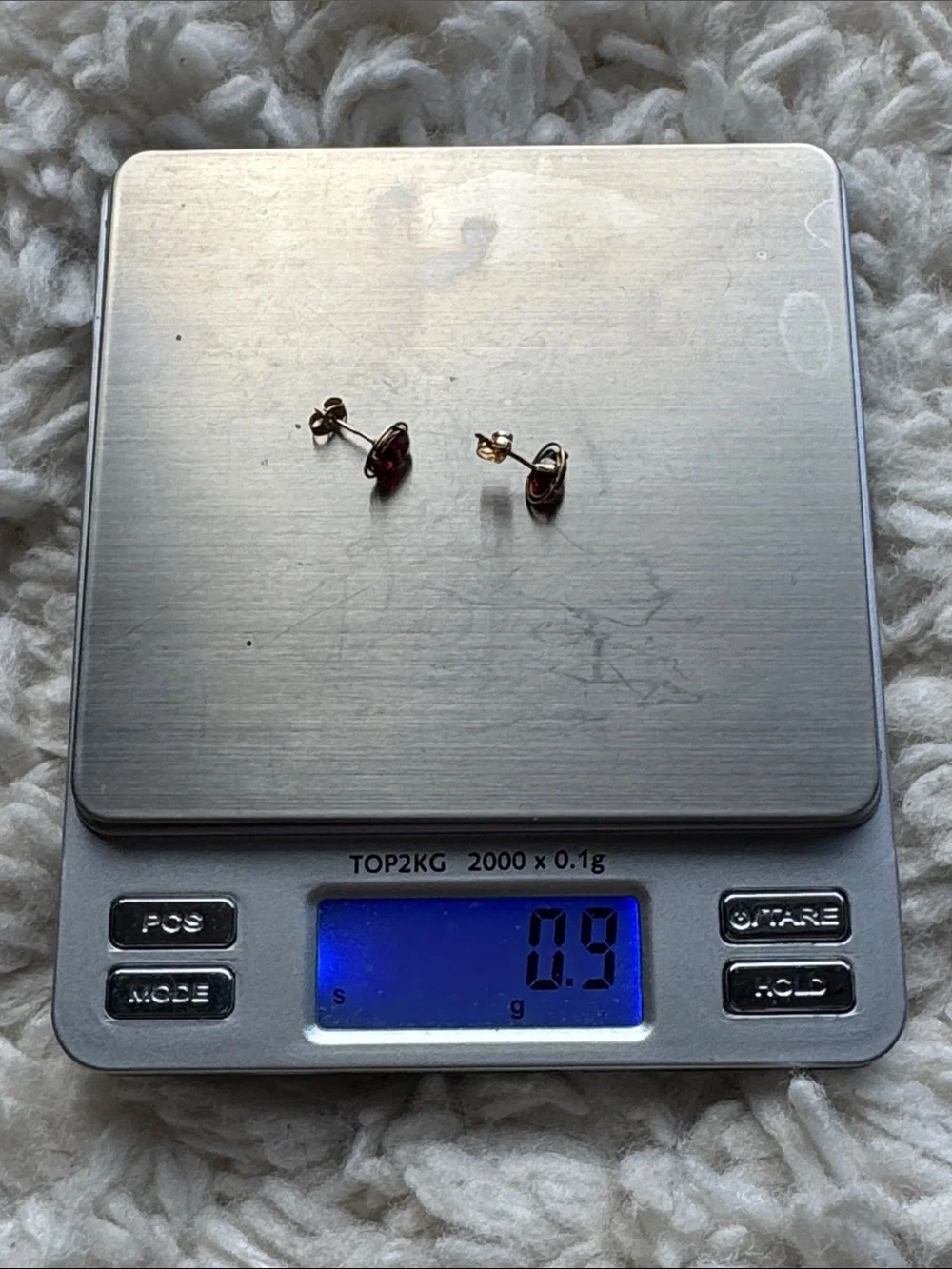 14K Garnet Stud Earrings‎
